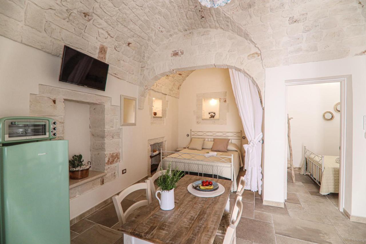 Domus Petra 104 Bed & Breakfast Ceglie Messapica Bagian luar foto