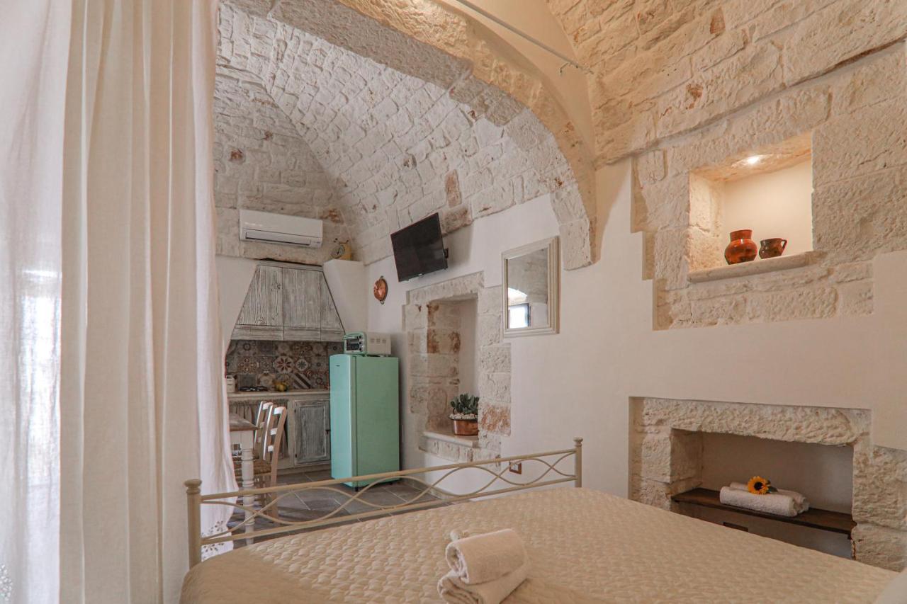 Domus Petra 104 Bed & Breakfast Ceglie Messapica Bagian luar foto