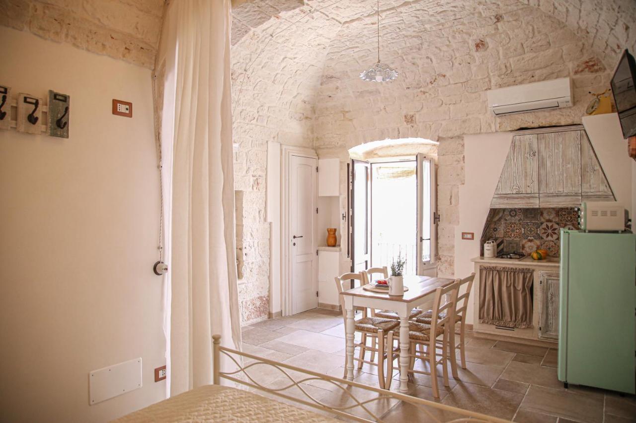 Domus Petra 104 Bed & Breakfast Ceglie Messapica Bagian luar foto